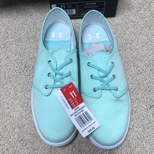 Under Armour shoes Size 11 womens